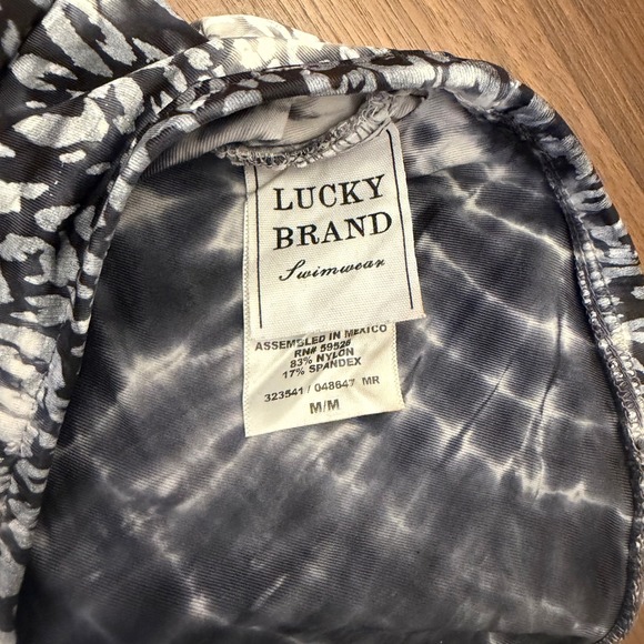 Lucky Brand Swimwear Womens Medium Grey White Animal Print Tankini Top 323541 - Picture 3 of 3